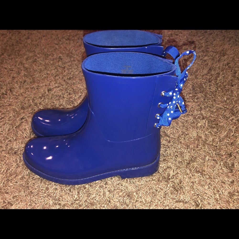rain boots